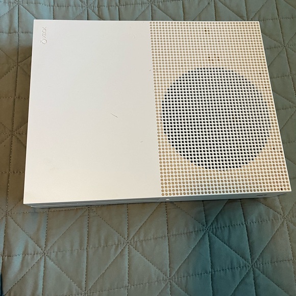 Microsoft Xbox One S Console - White - Picture 3 of 7